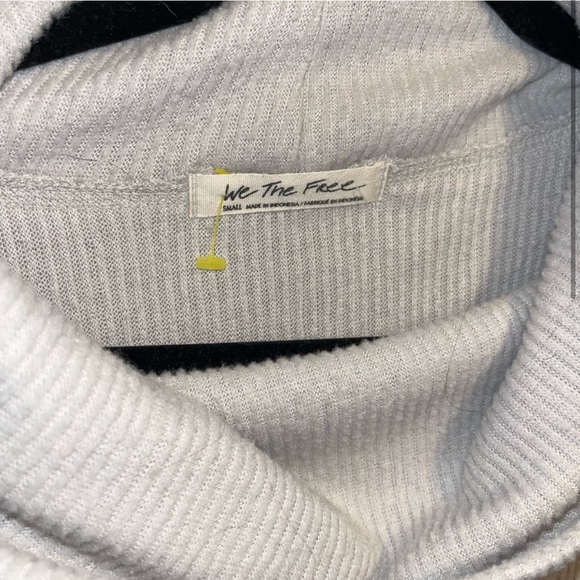 We the Free (Free People) Cowl Neck Sweater Split Back Extremely Soft Small - Picture 2 of 4